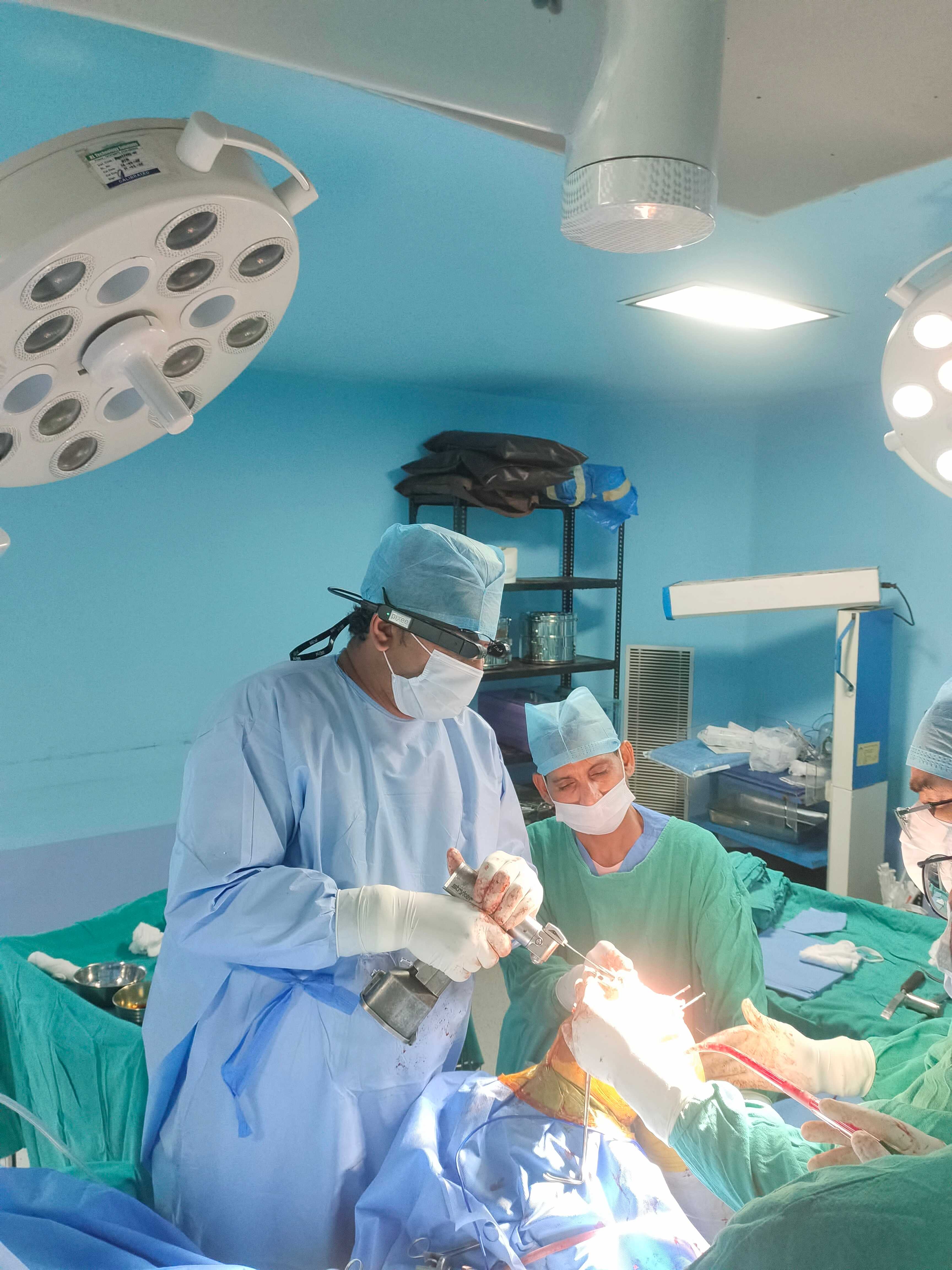 Prakash Hospital Noida orthopaedic care facility and patient ward 121